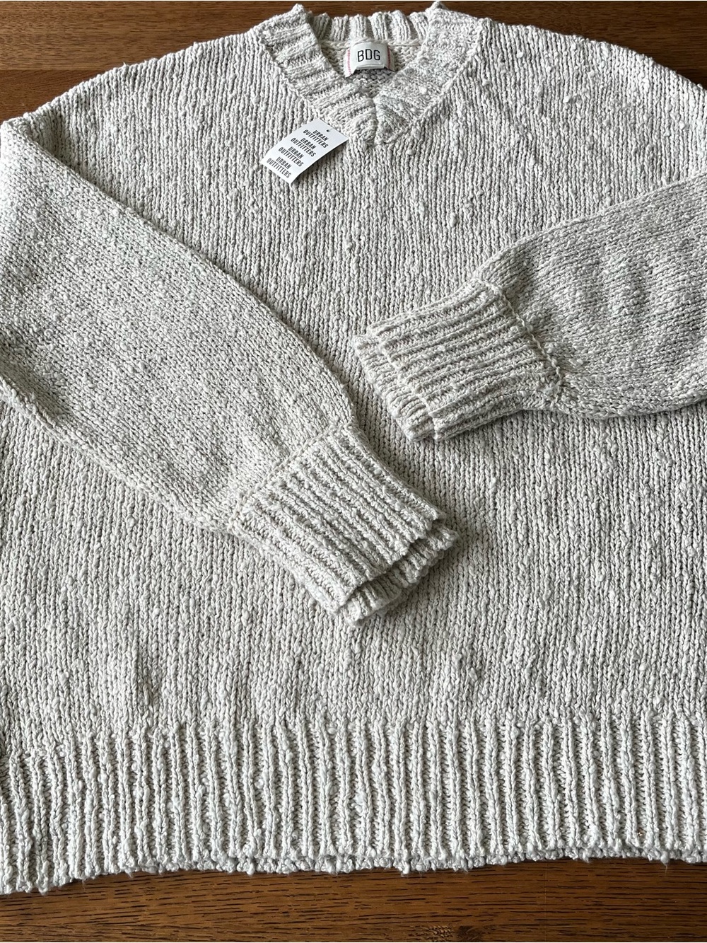 BDG Chunky Cable Knit V-Neck Sweater in Oatmeal Soft and Comfy NWT